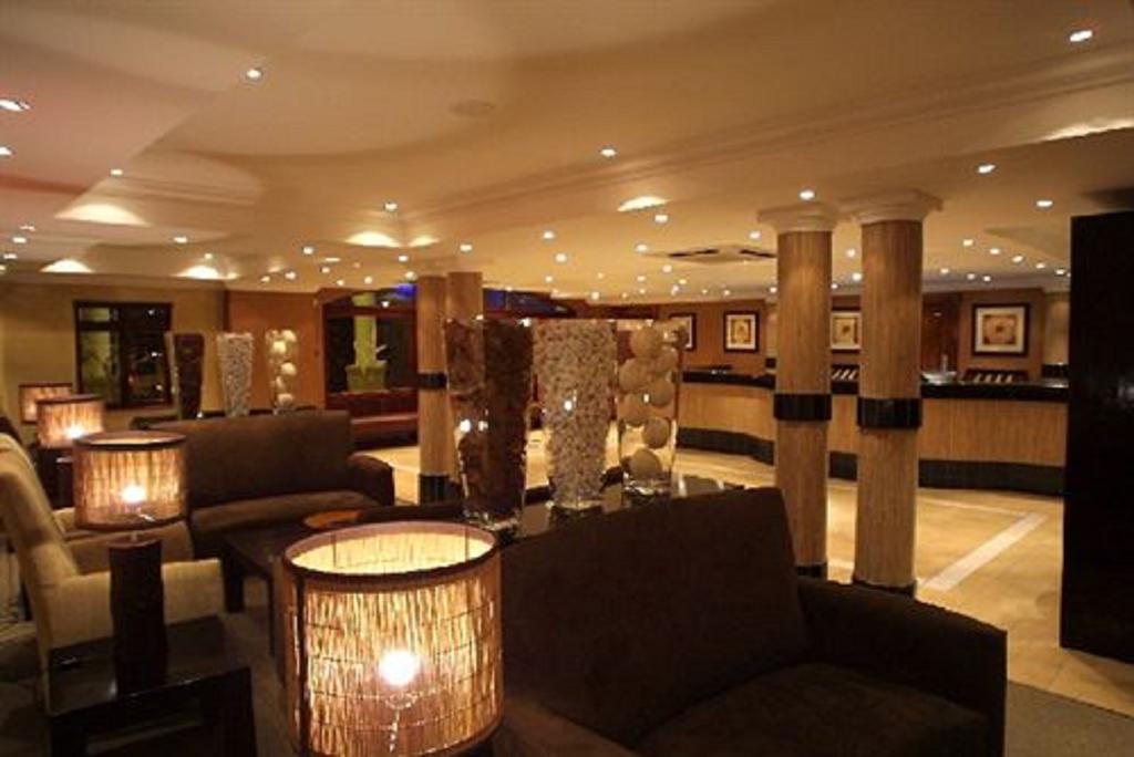 Peermont Mondior Hotel Габороне Экстерьер фото