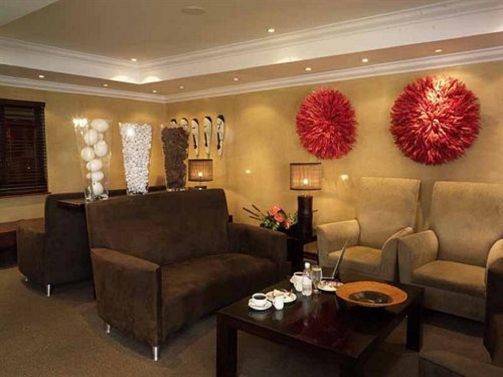 Peermont Mondior Hotel Габороне Экстерьер фото