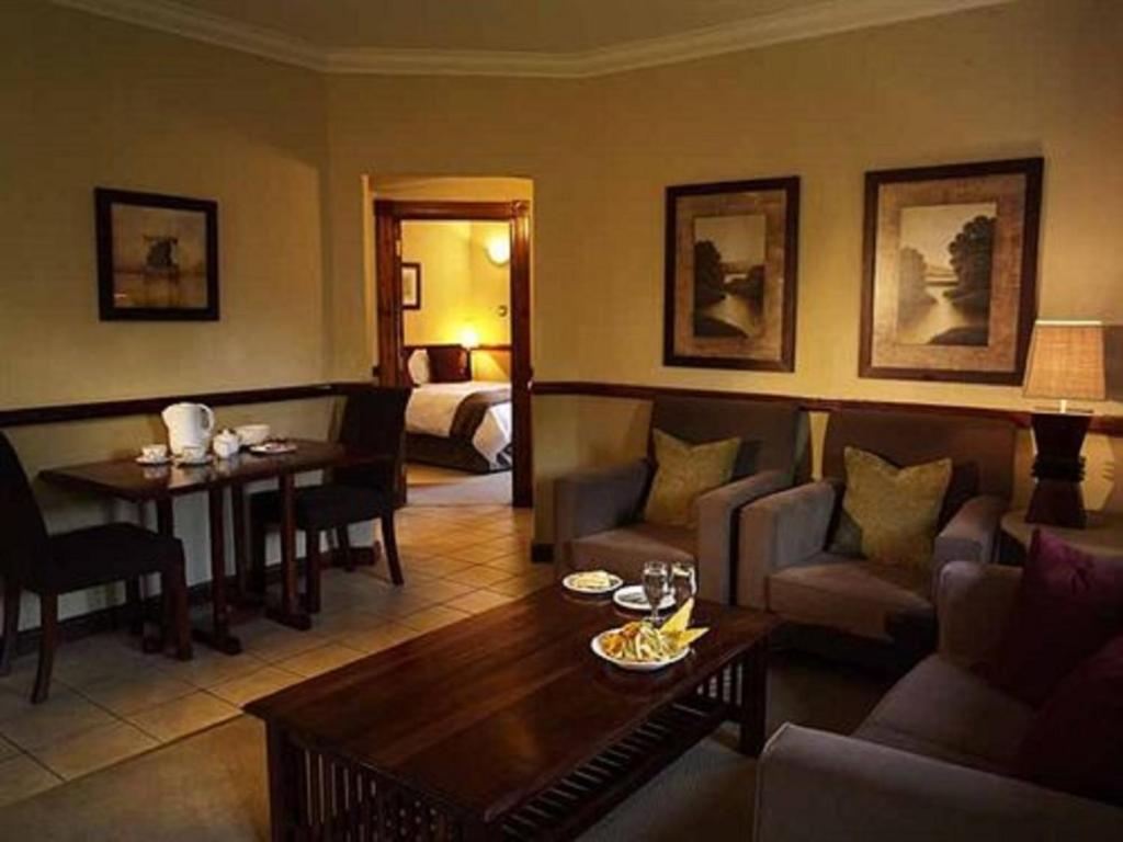 Peermont Mondior Hotel Габороне Экстерьер фото