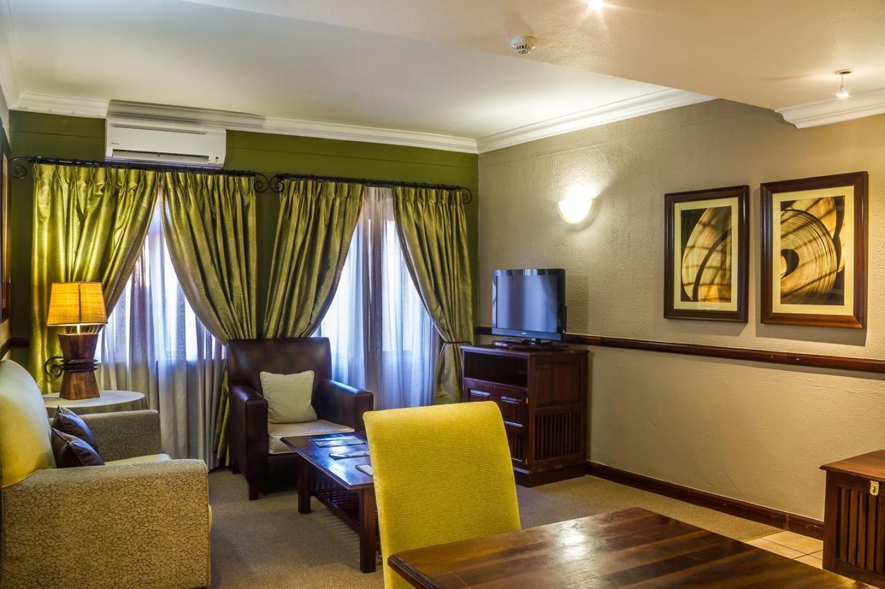 Peermont Mondior Hotel Габороне Экстерьер фото