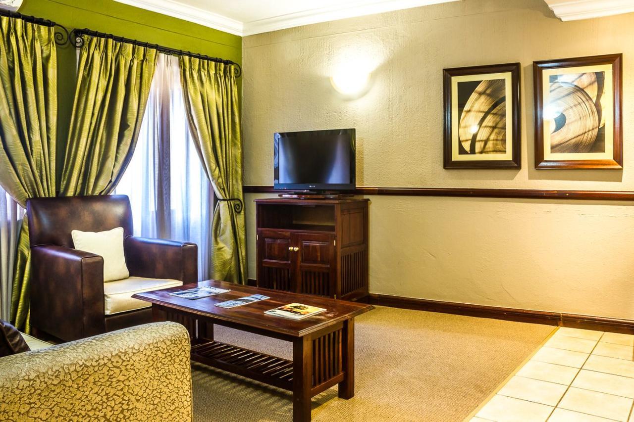 Peermont Mondior Hotel Габороне Экстерьер фото