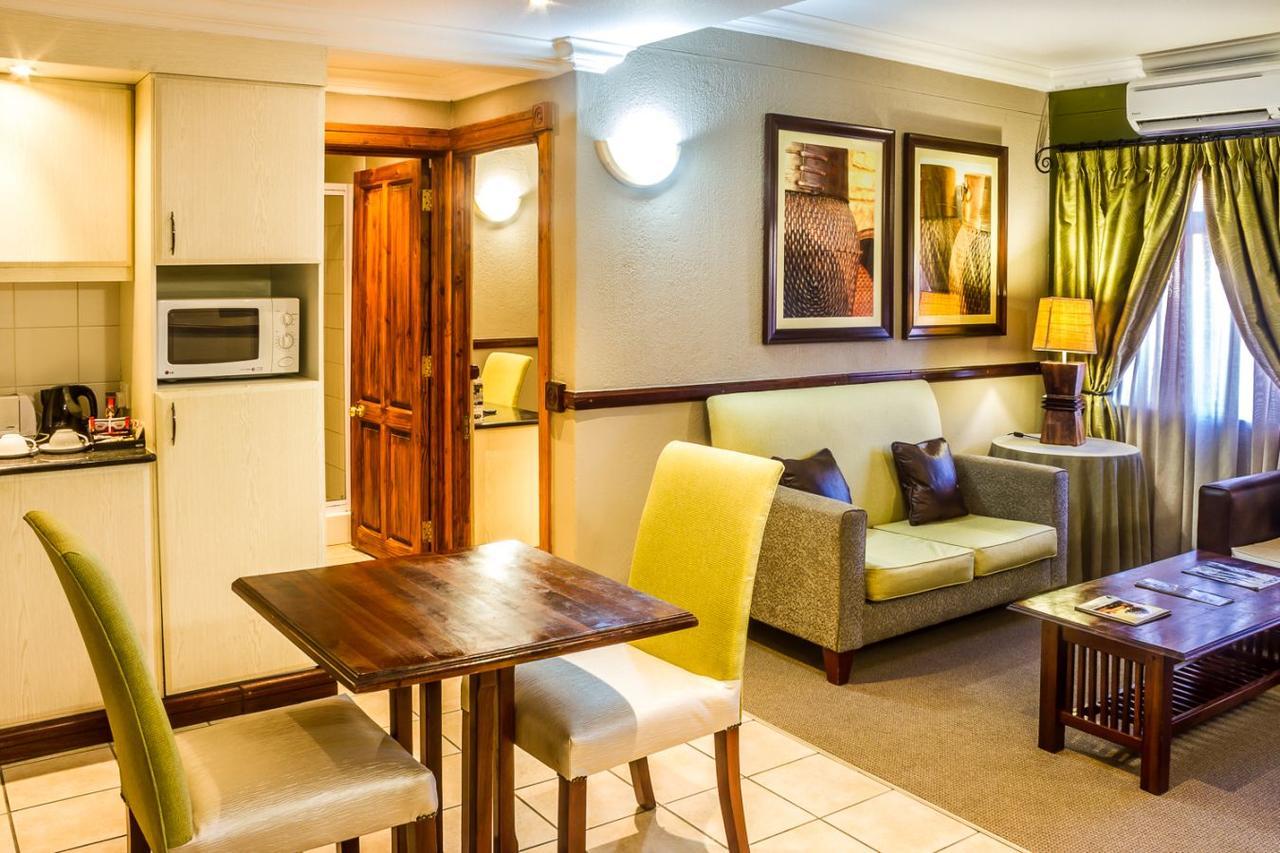 Peermont Mondior Hotel Габороне Экстерьер фото