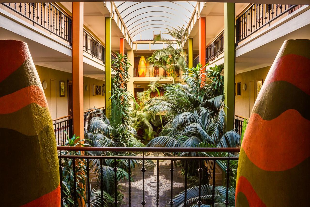 Peermont Mondior Hotel Габороне Экстерьер фото