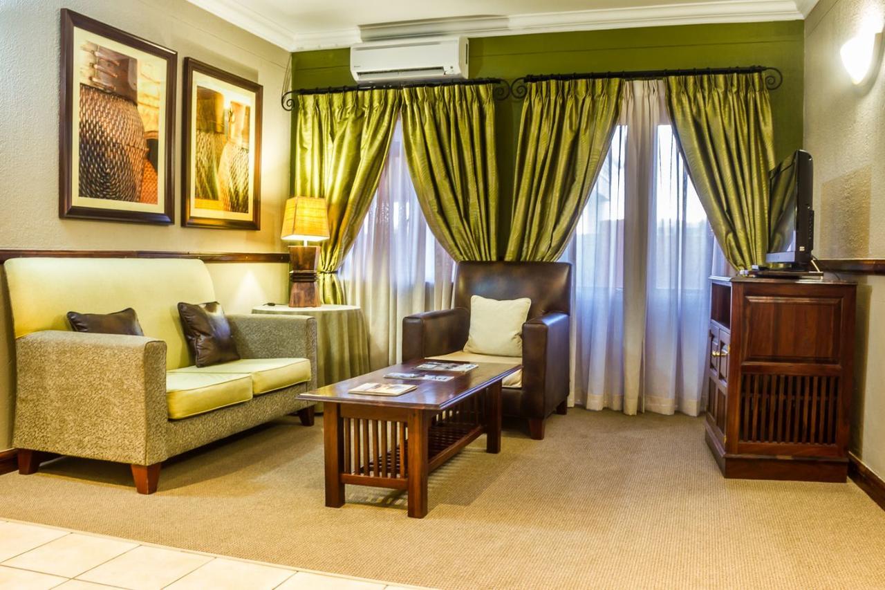 Peermont Mondior Hotel Габороне Экстерьер фото