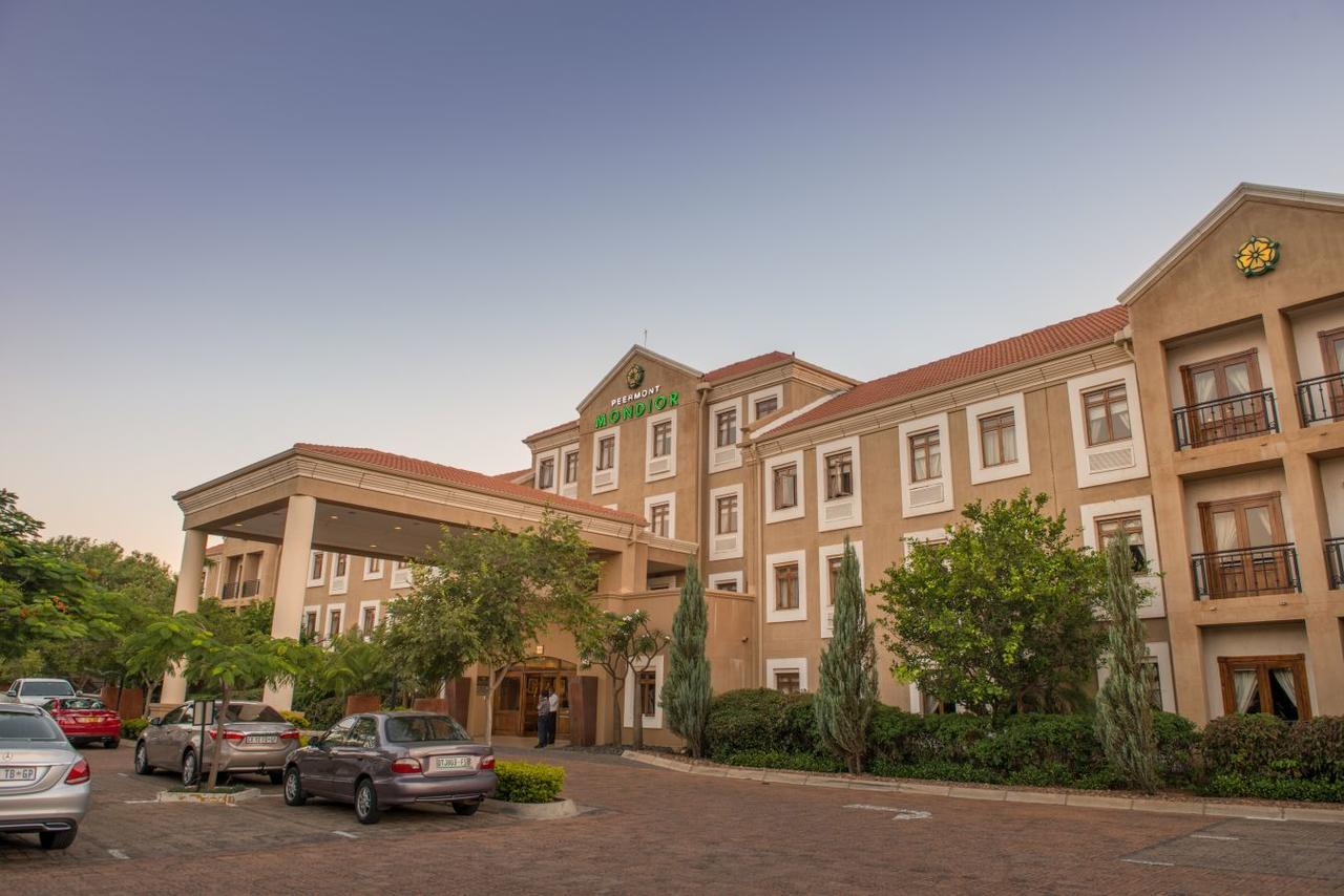 Peermont Mondior Hotel Габороне Экстерьер фото