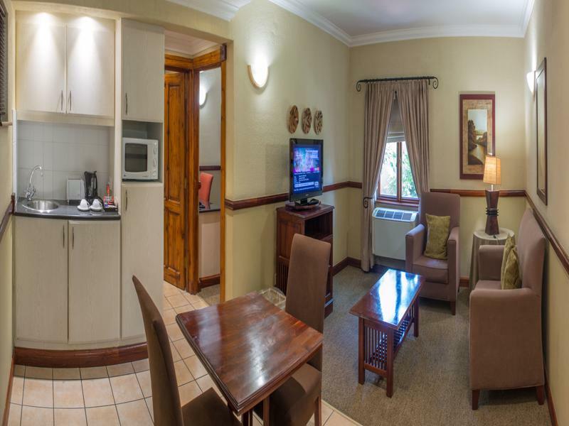 Peermont Mondior Hotel Габороне Экстерьер фото