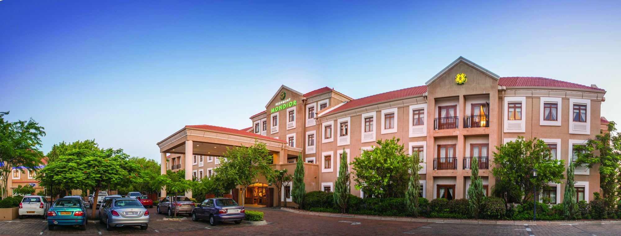 Peermont Mondior Hotel Габороне Экстерьер фото